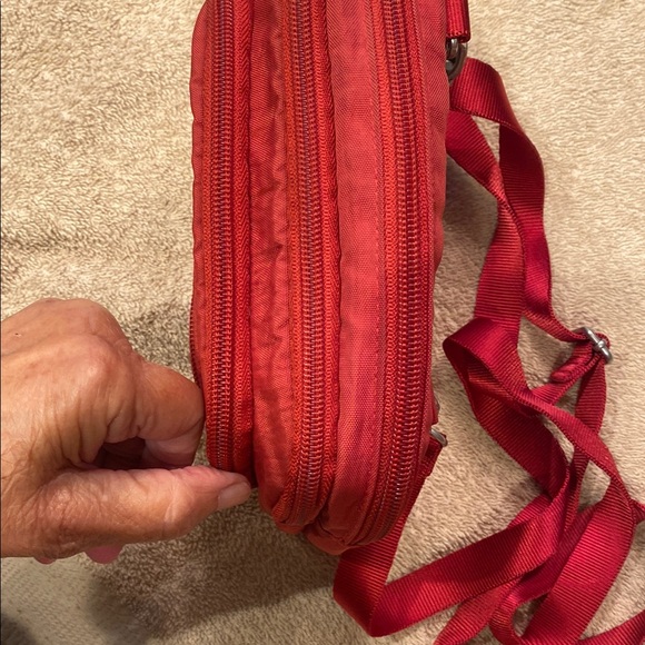 Baggallini Red Crossbody Bag - Picture 3 of 3